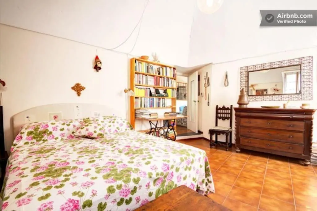 A Romantic Place On The Hills Looking On The Sea Apartment Isolalunga